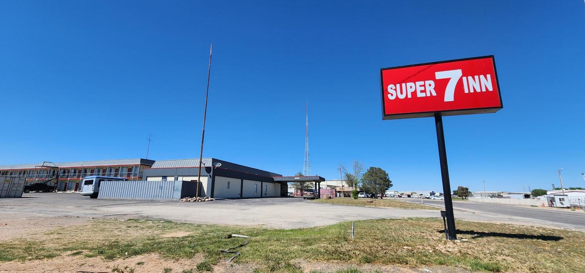 Super 7 Inn Midland Dış mekan fotoğraf
