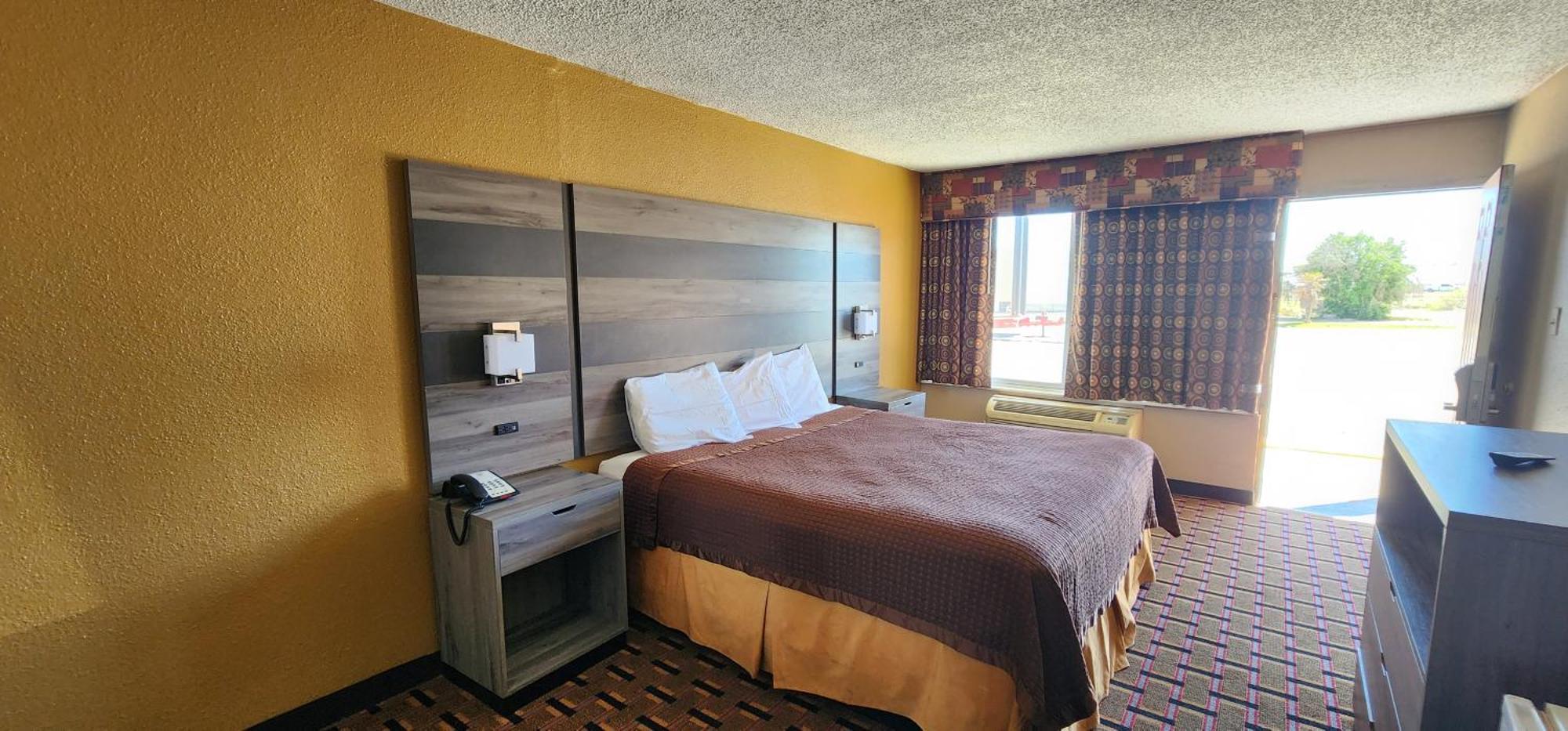 Super 7 Inn Midland Dış mekan fotoğraf